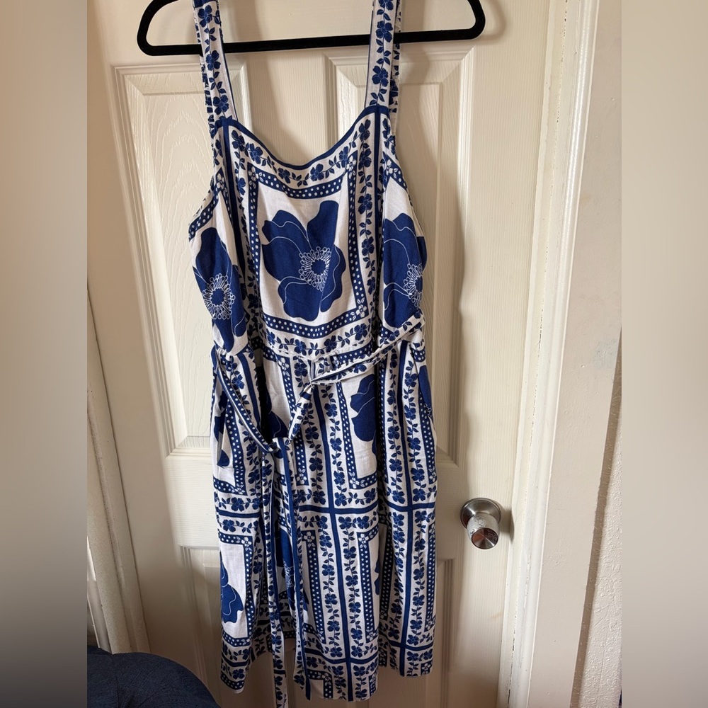 Draper James Navy and White Floral Dress